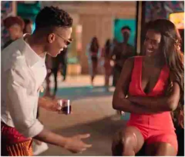 What Will You Do If You Meet Wizkid And Your Girlfriend Like This? (Photos)